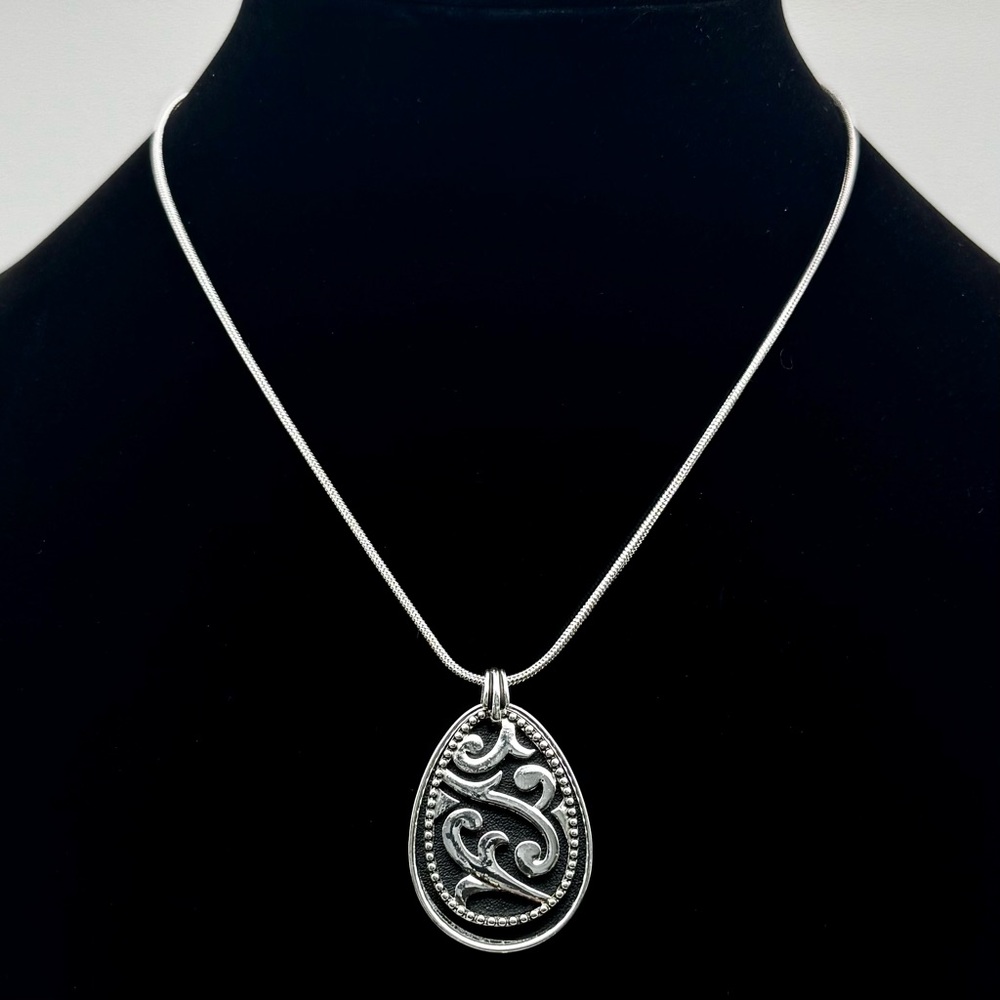 VTG Napier Silver Tone Swirl Pendant Necklace SIGNED Adjustable 16-19” Y2K Style